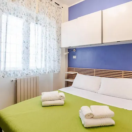 Gemelli - Black & White Loft Apartman