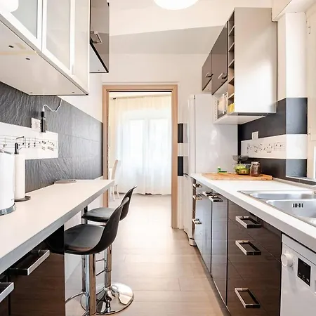 Gemelli - Black & White Loft