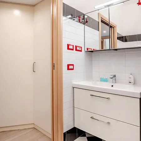 Gemelli - Black & White Loft Apartman