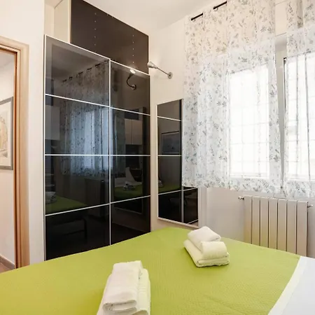 Gemelli - Black & White Loft *